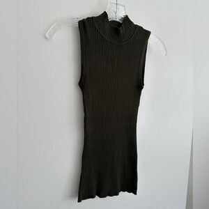 Hooked Up Ribbed Mock Neck Sleeveless Top in Green | Size XS Extra Small